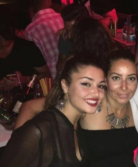Hande Erçel ve Annesi