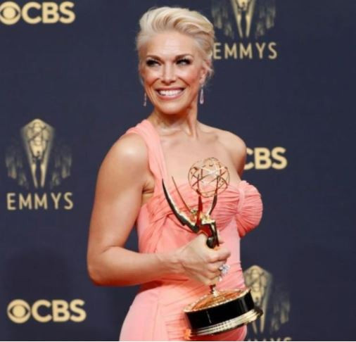 EN İYİ YARDIMCI KADIN OYUNCU - KOMEDİ