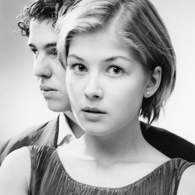 ROSAMUND PİKE BOYU VE KİLOSU