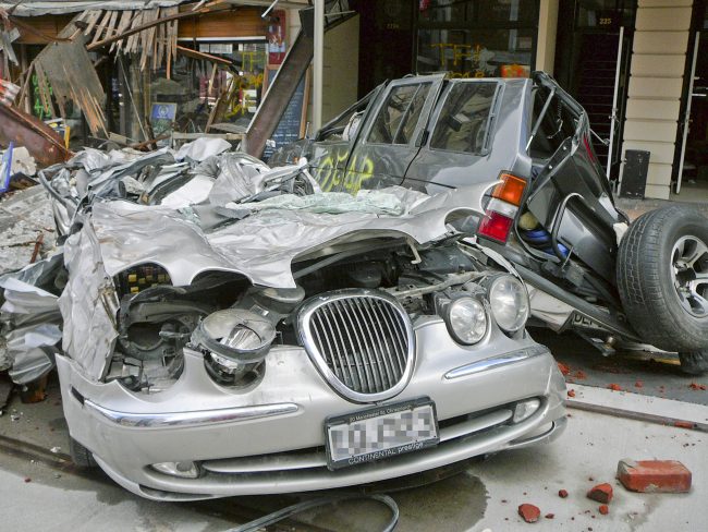 Araçta İseniz Aracınızdan Çıkıp Yanına Kıvrılın.