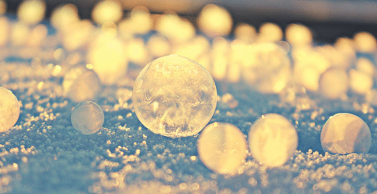 AFRİKA'NIN İNCE SARI ÇÖL KUMU KARA KARIŞTI