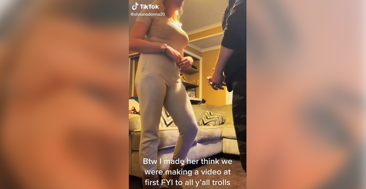 Arkadaşı ve kocasını kayıt ediyor