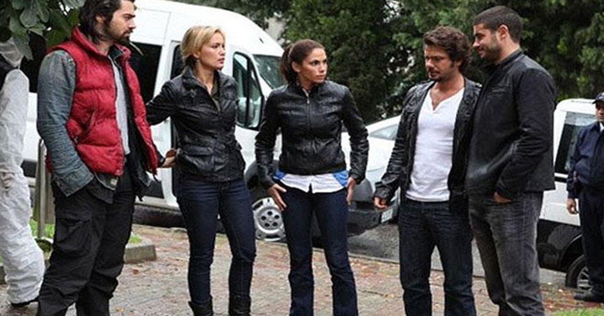 Gözlerden uzak yaşıyor