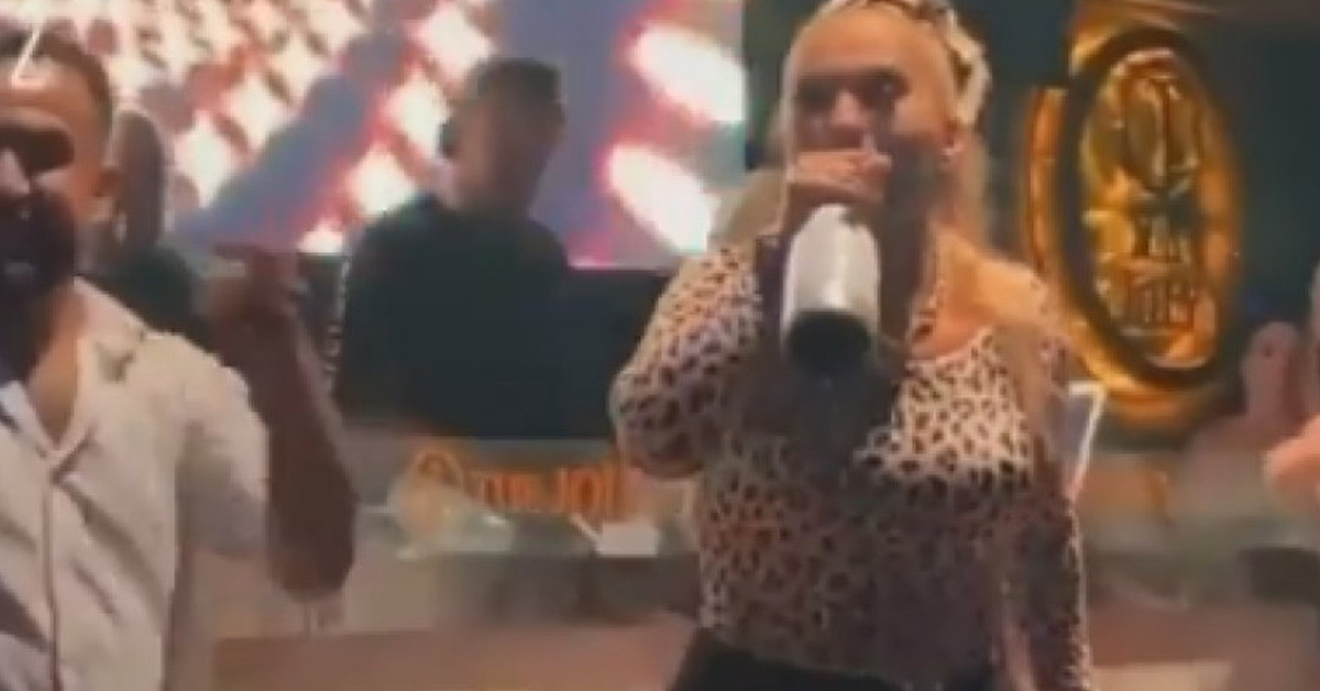 Demet Akalın'a yakışmayan hareket