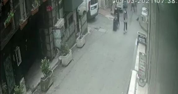 POLİS SAATLERCE KAMERA İZLEYİP OTELDE BASTI