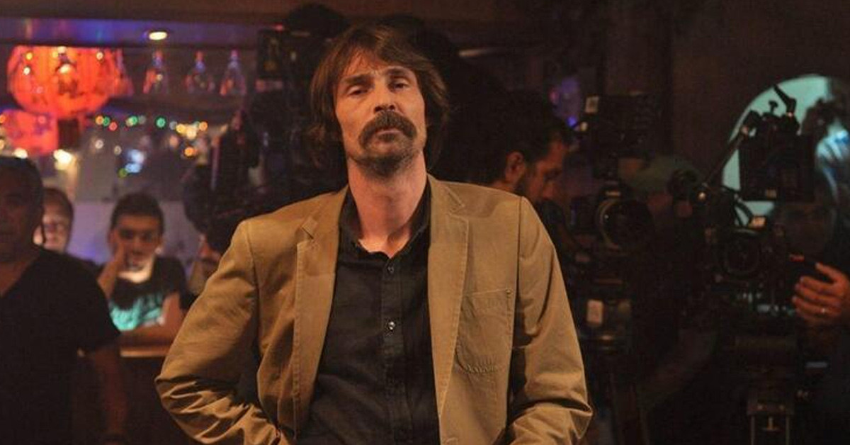 Ünlü oyuncuyu yalnız bırakmadılar