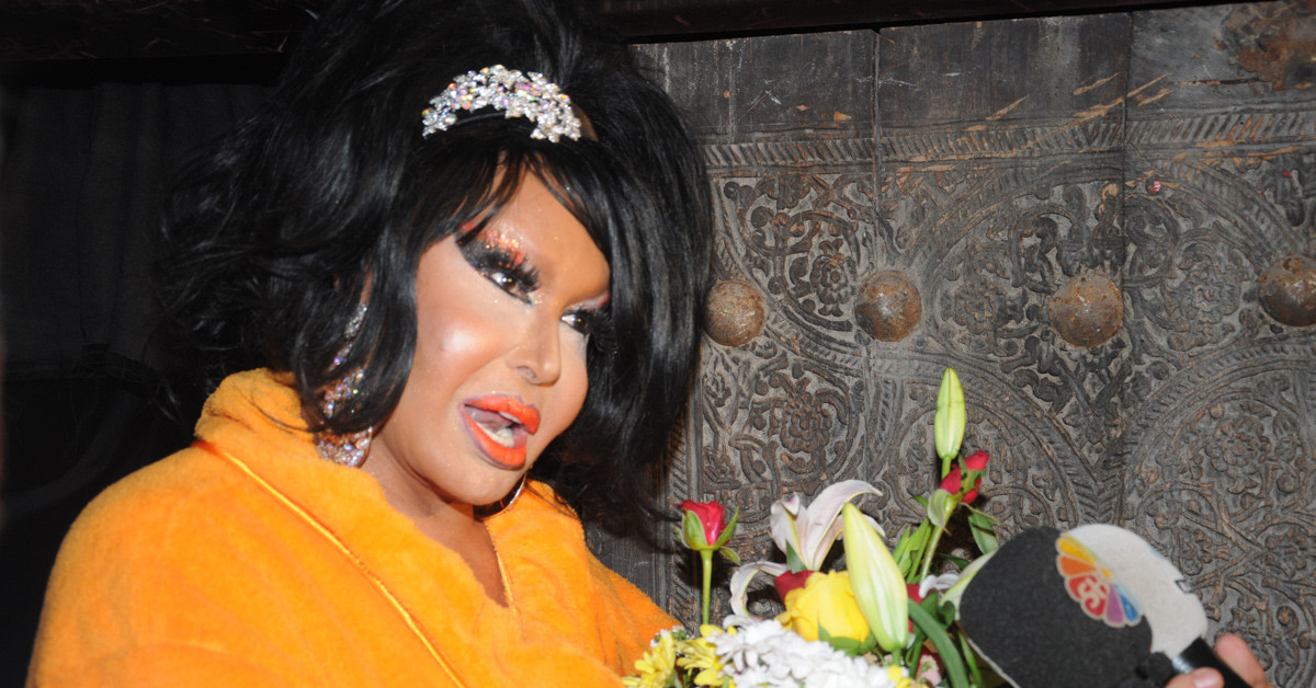 OLYPİA'DA KONSER VERDİ