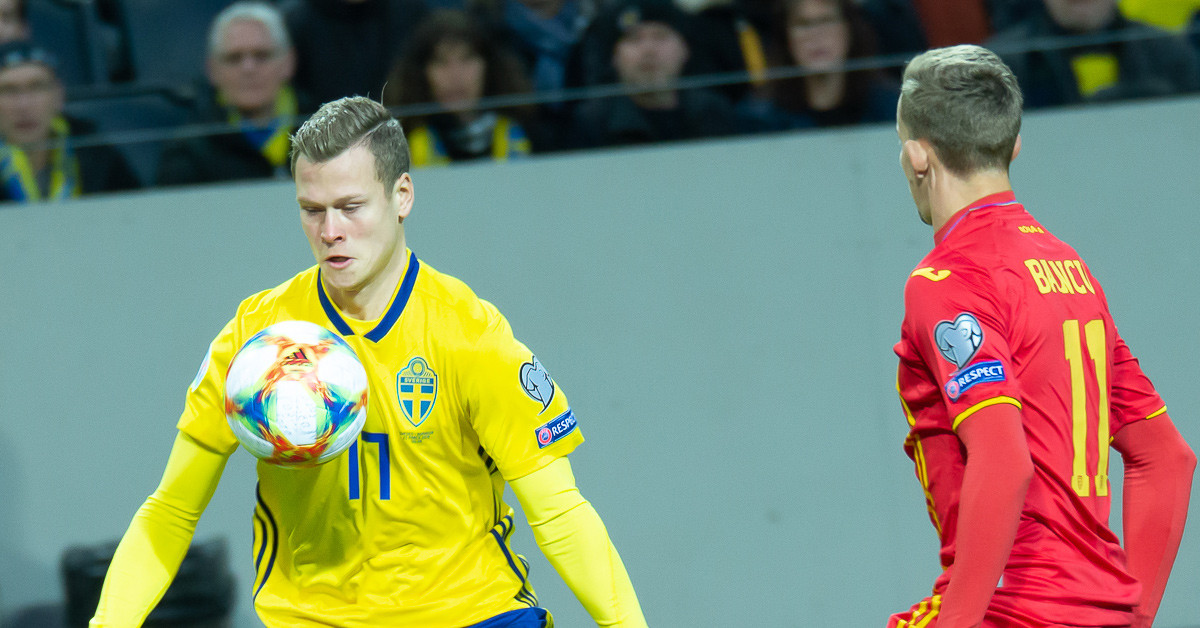 Hangi mevkide oynuyor?