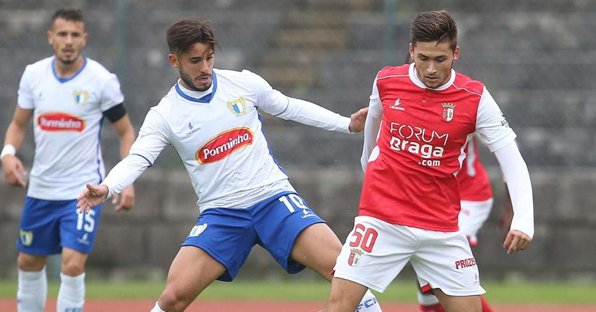 Hangi mevkide oynuyor?