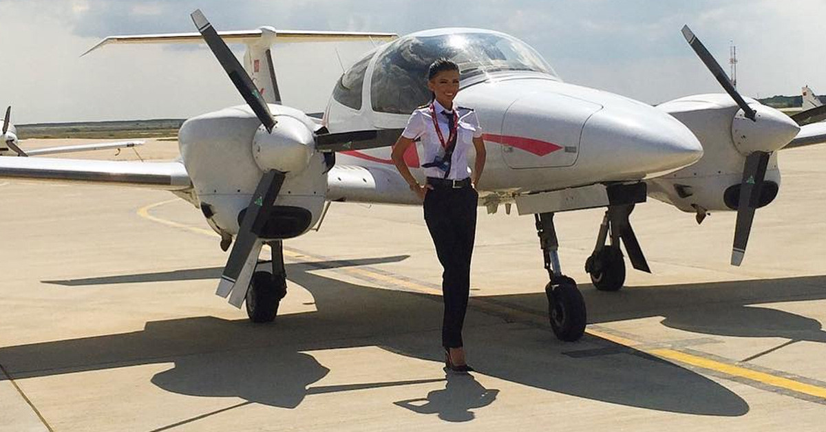 En genç kadın pilotu