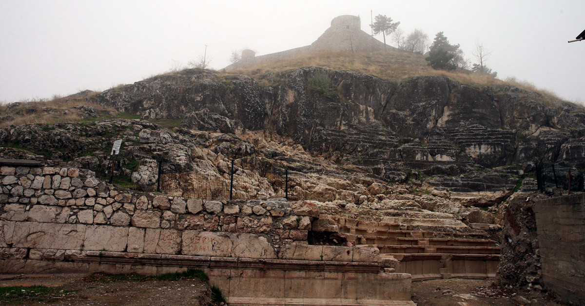 "Roma tiyatrosu ortaya çıktı."