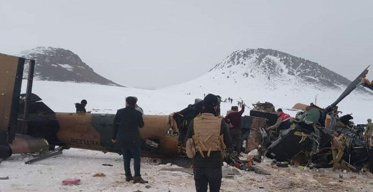 İKTİDAR BİR KENARA ÇEKİLEMEZ