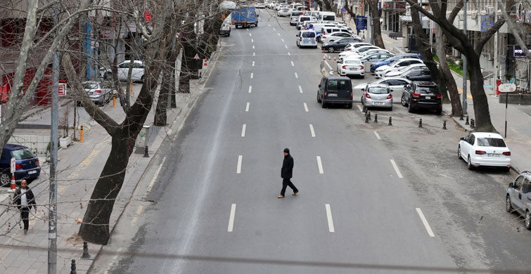 İstanbul'da Halı Saha ve Düğün Salonu Hala Yasak