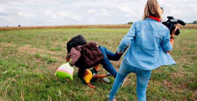 Macaristan'lı Gazetecinin Göçmene Şiddeti 