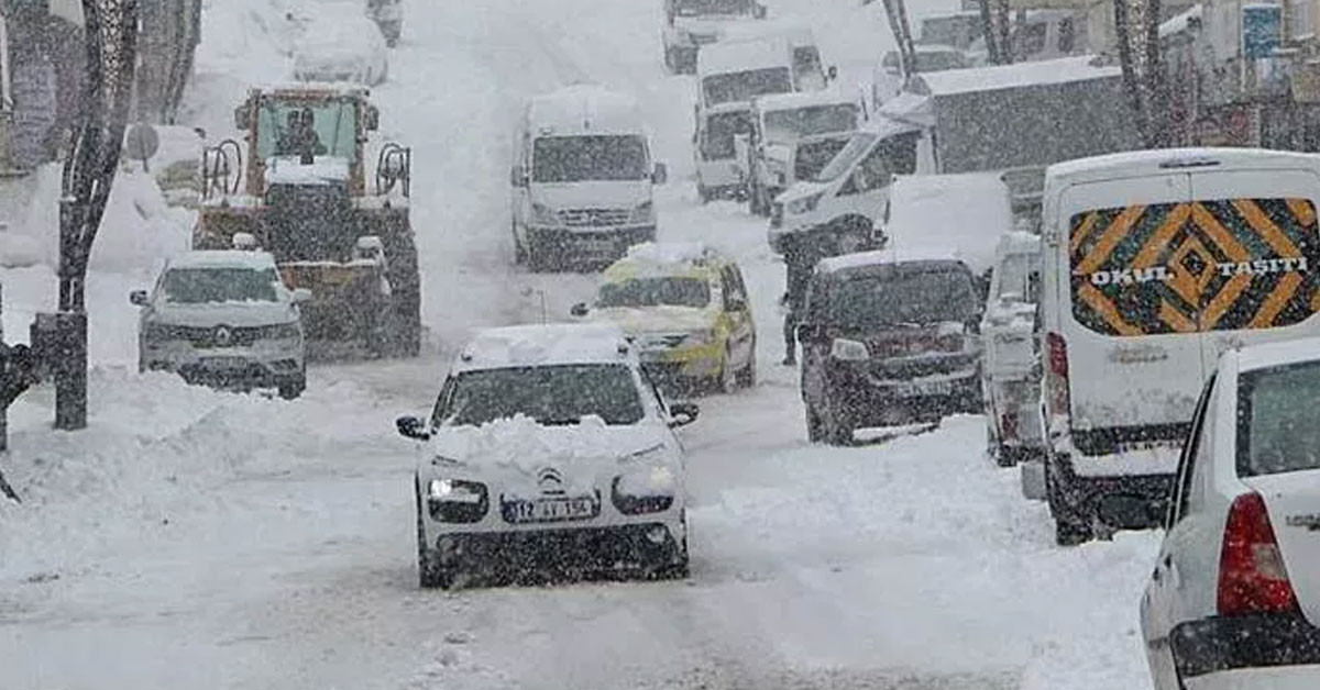 Muş ve Bingöl’de yollar kapandıc