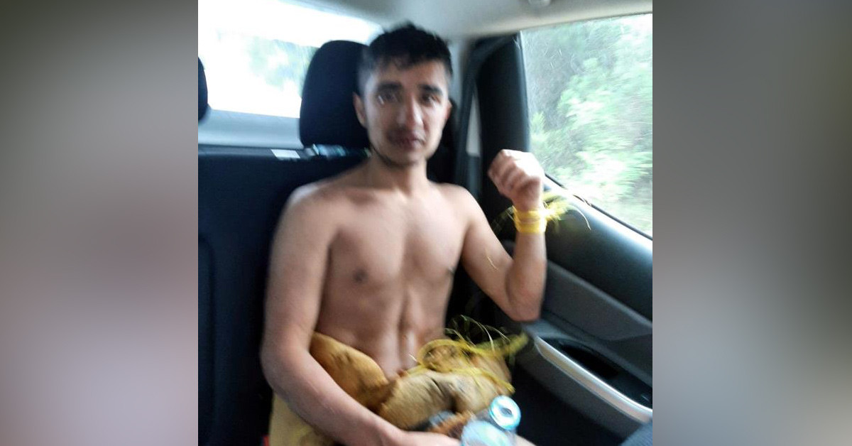 Cep telefonu ve bıçak bulundu