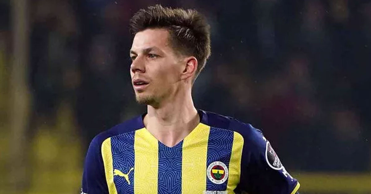 Hangi mevkide oynuyor?