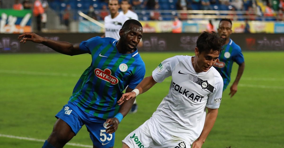 Takımda ayrılıklar devam ediyor