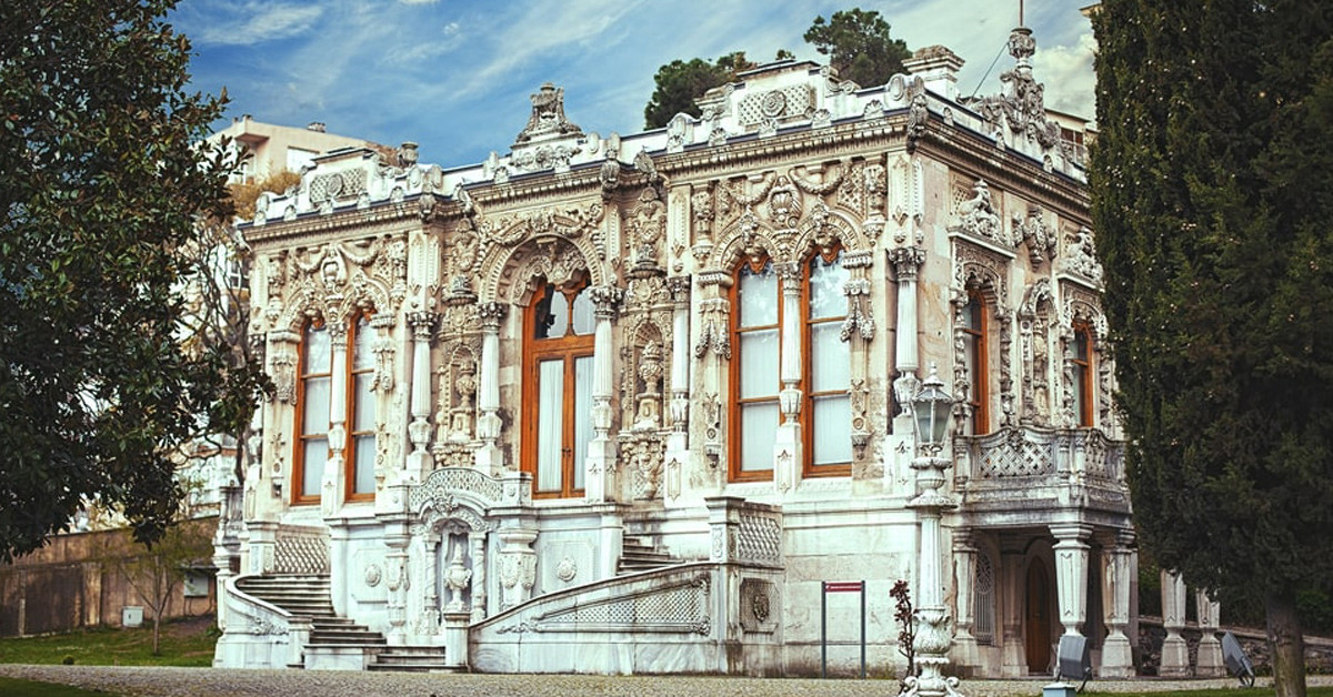 IHLAMUR KASRI HANGİ GÜNLER AÇIK?