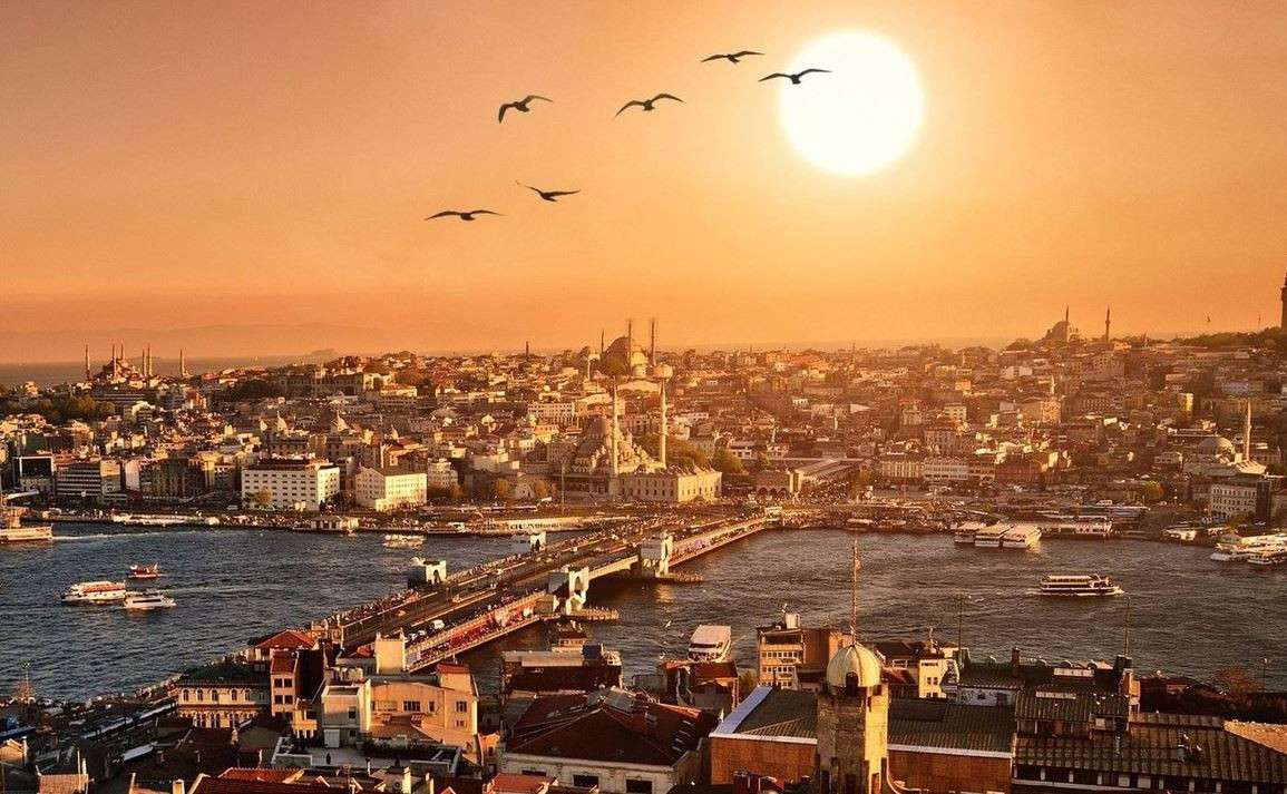 İSTANBUL'U YAŞAYIN