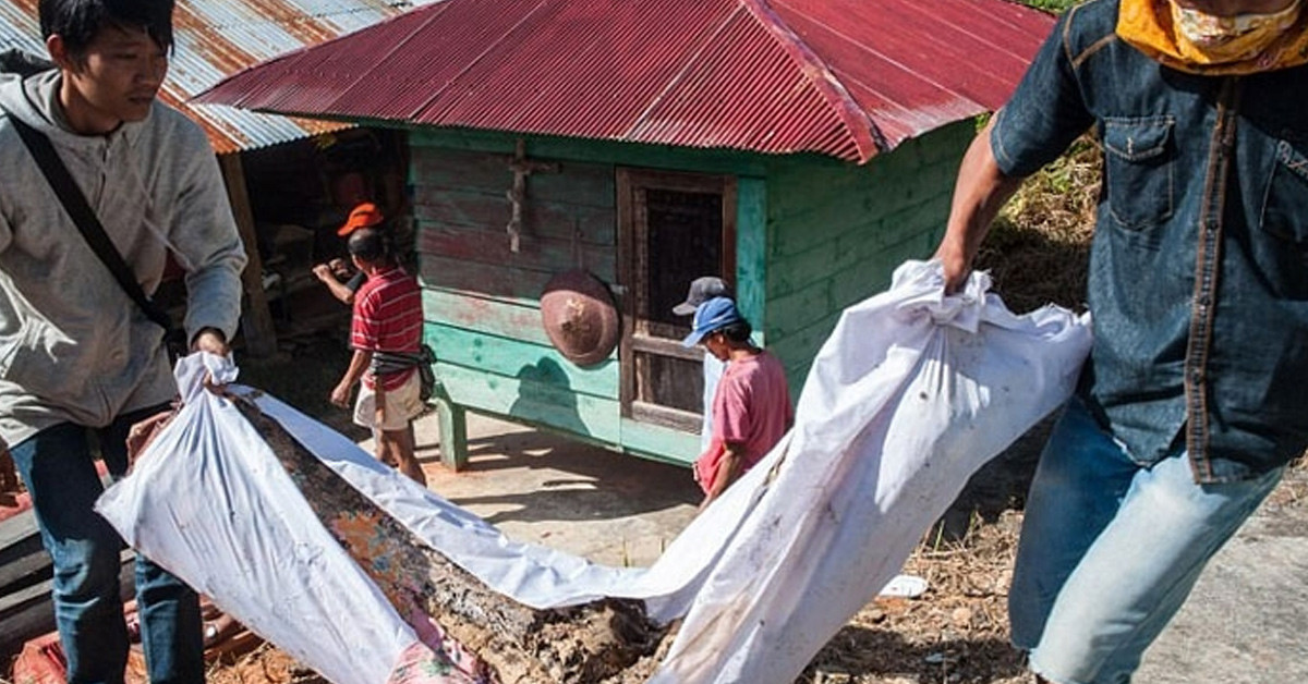 Cesetleri mezardan çıkarıyorlar