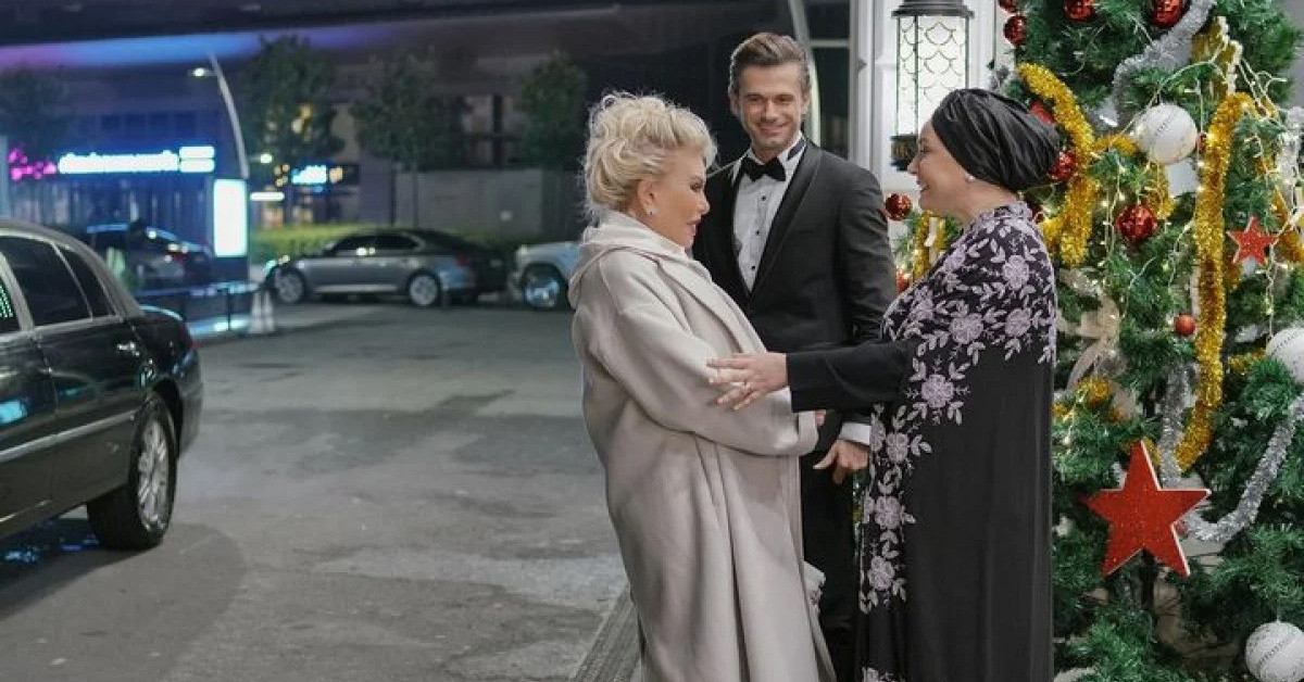 Ajda Pekkan esti geçti!