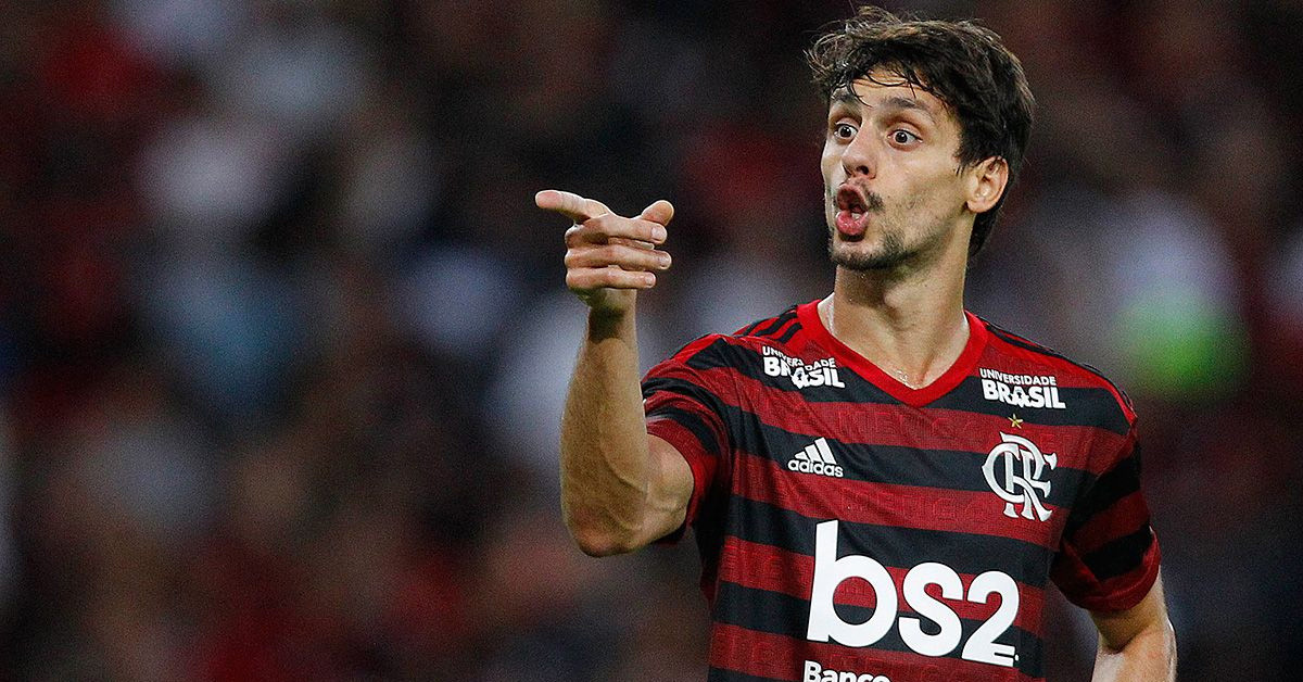 HANGİ TAKIMDA OYNUYOR?