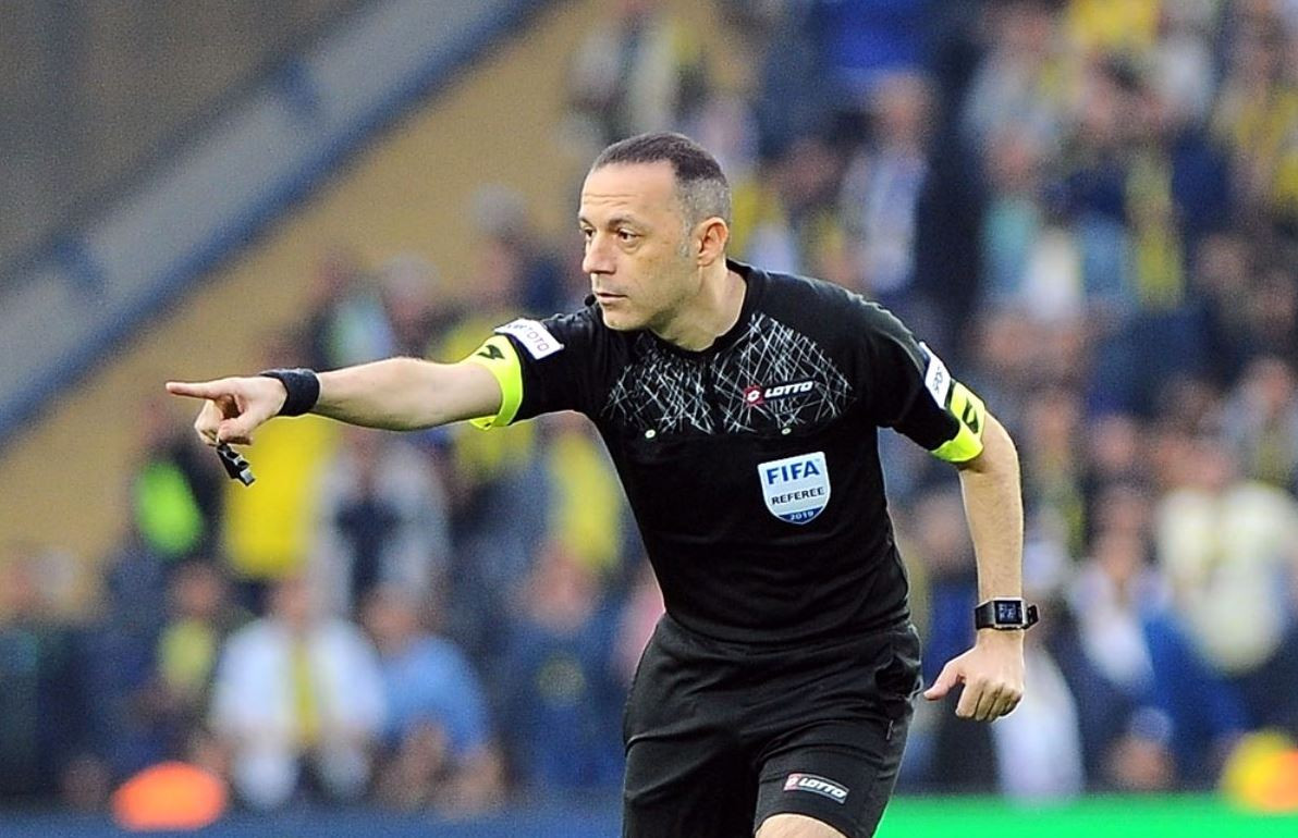 Gözler onun üzerinde