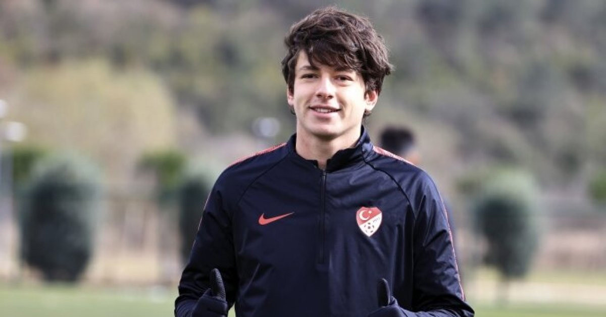 HANGİ MEVKİDE OYNUYOR?