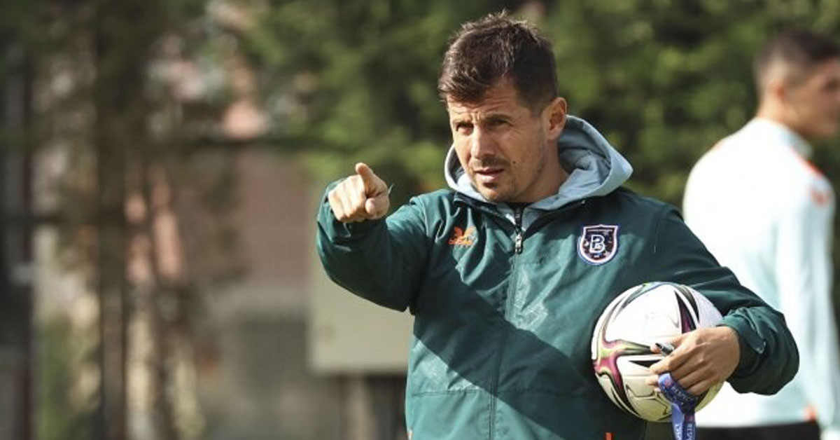 Arkadaşının gelmesini çok istiyor