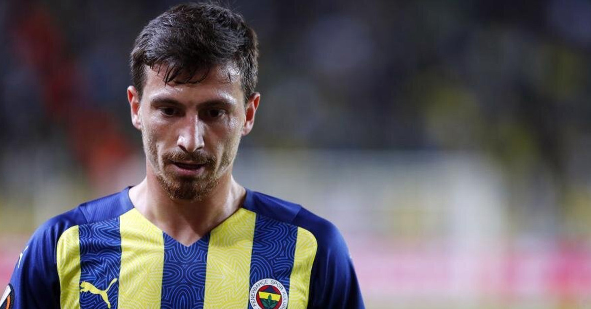 Hangi mevkide oynuyor?