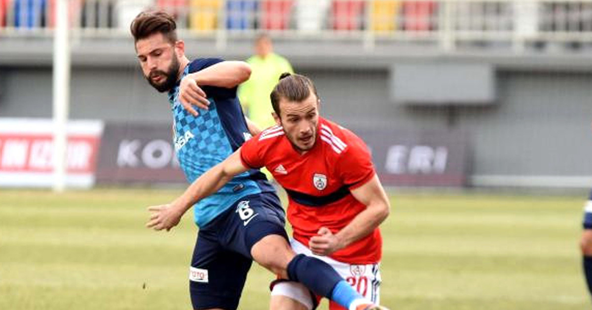 HANGİ TAKIMLARDA OYNADI?