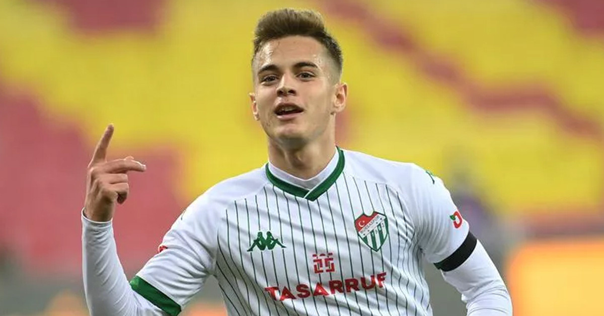 TRANSFERİNDE İMZALAR KALDI!