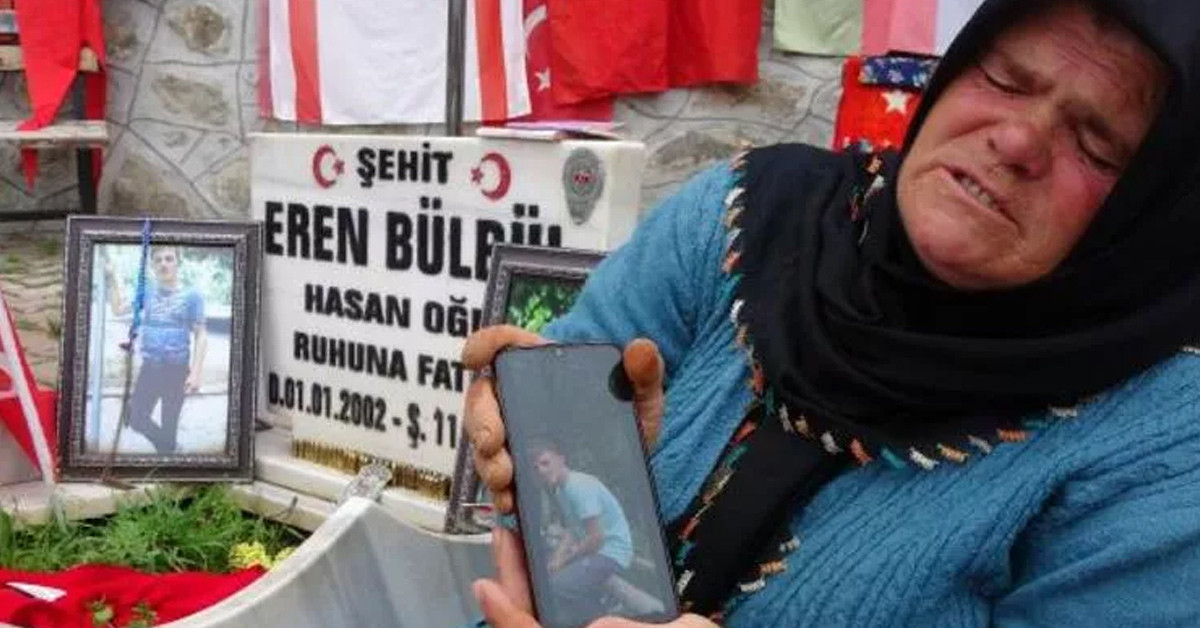 Mezarı başında ağladı