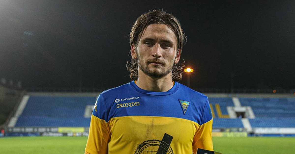 Sürpriz transfere imza attı!