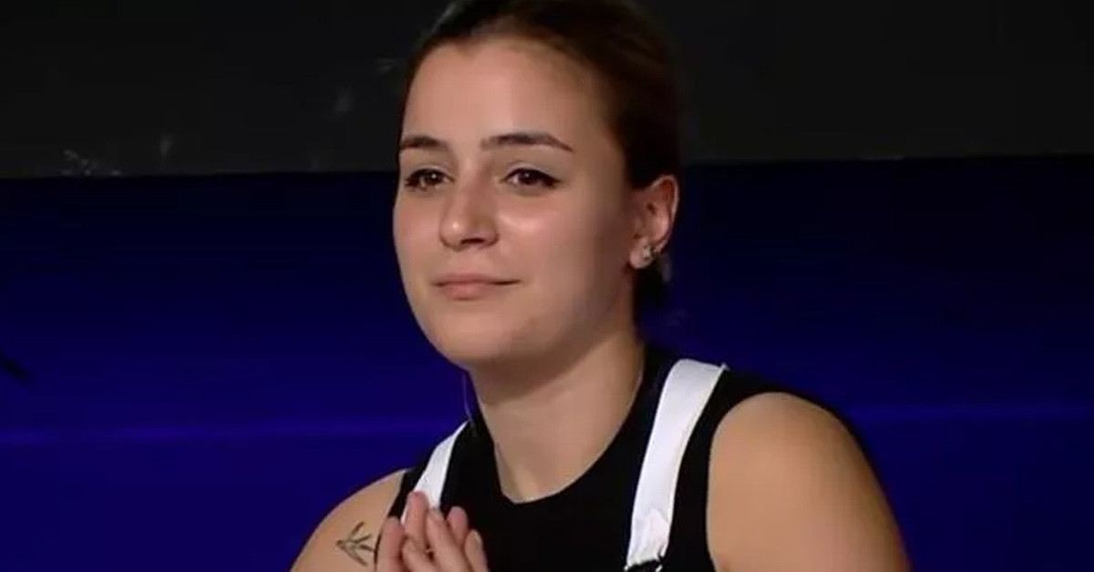 Canlı yayına çıktı