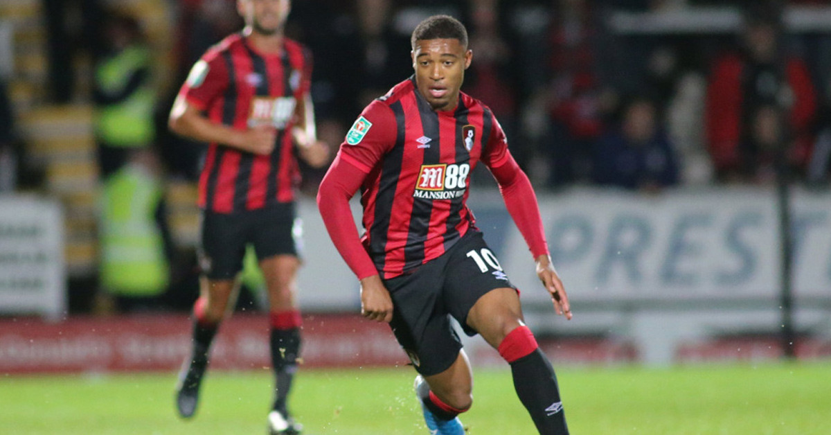 HANGİ MEVKİDE OYNUYOR?