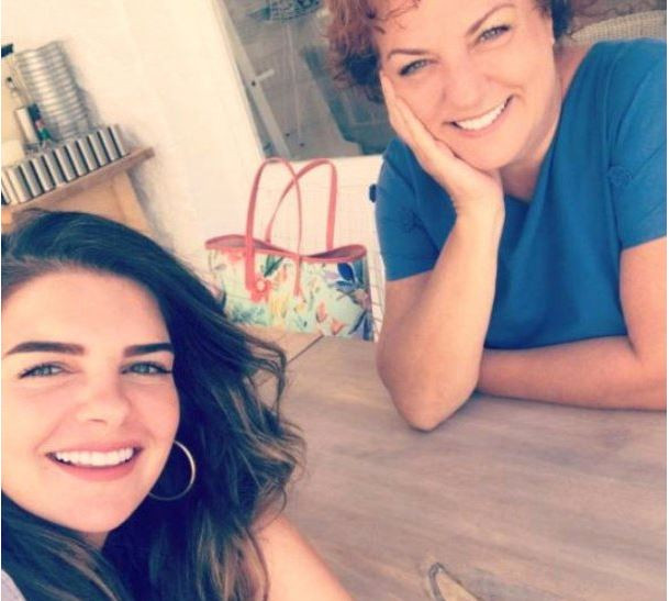 Pelin Karahan ve Annesi