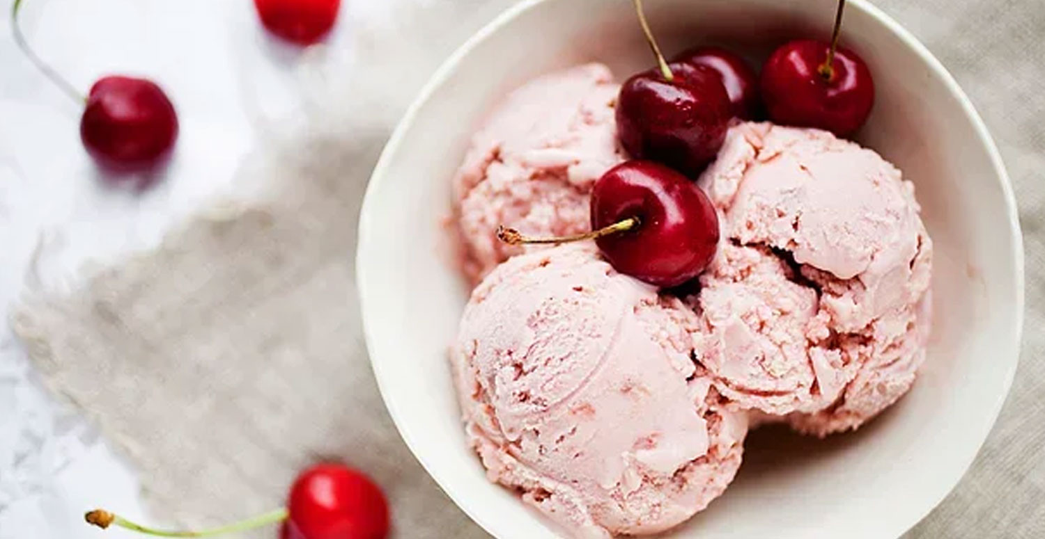 Ev Yapımı Vişneli Dondurma