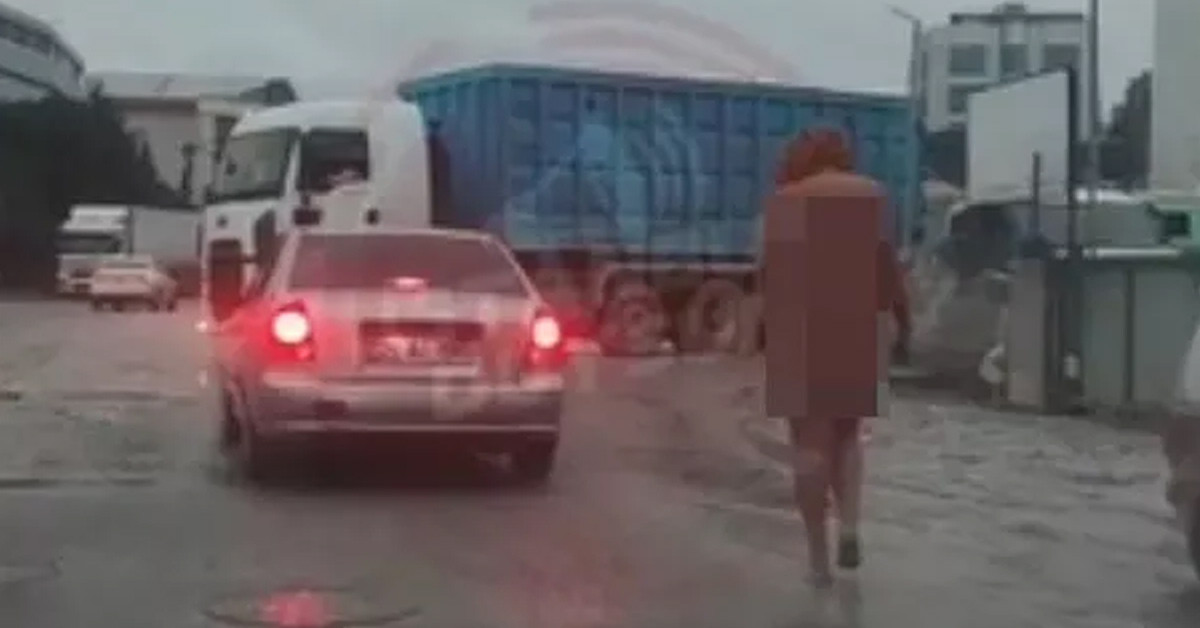 Soyunup sokakta gezdi