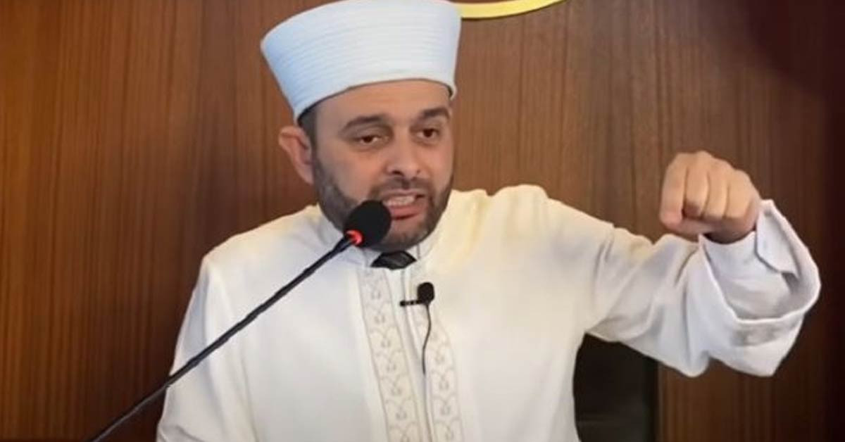 Kıskançlığa değindi