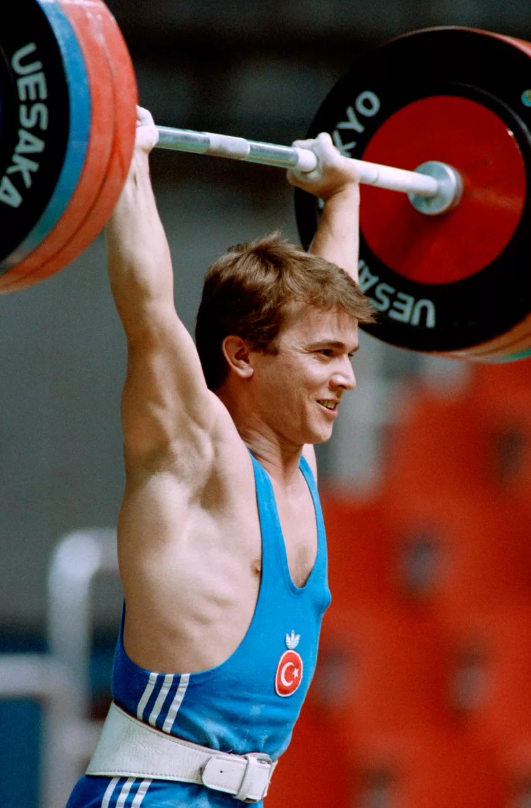 NAİM SÜLEYMANOĞLU'NUN REKORLARI NELERDİR?