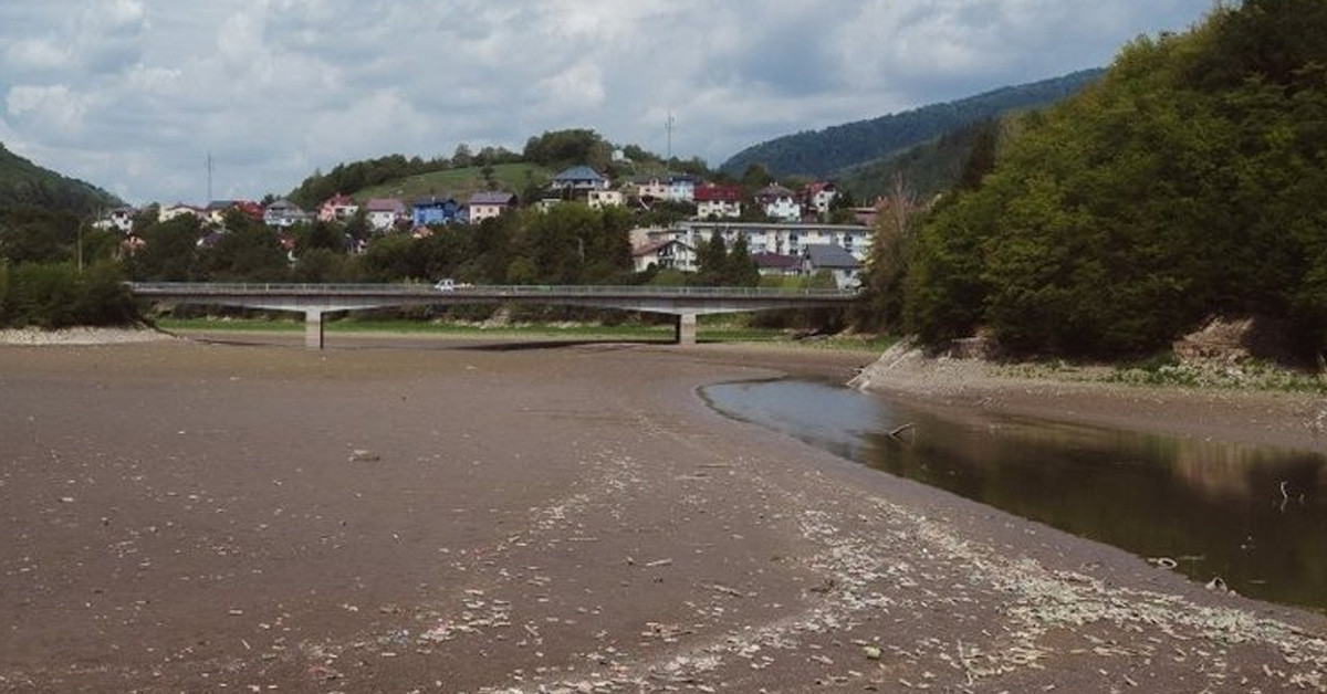 Akarsu yatakları kurudu