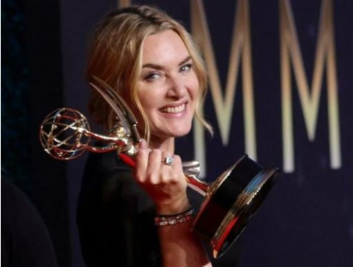 EN İYİ KADIN OYUNCU - MİNİ DİZİ/ TV FİLMİ