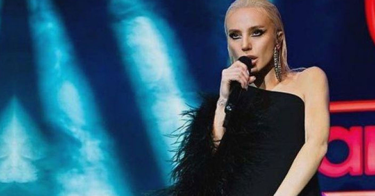 Abisi de yalnız bırakmadı