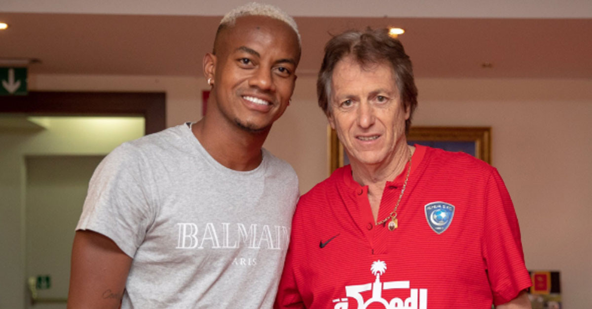 Eski öğrencisini gözüne kestirdi