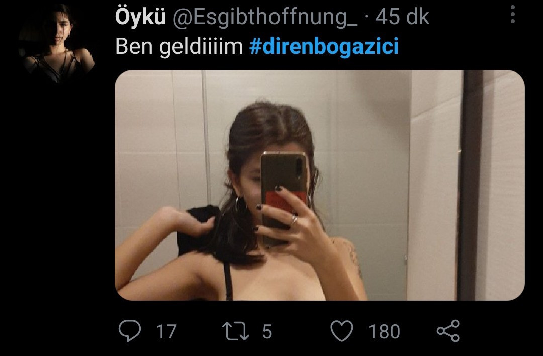  Çıplak Fotoğraflı Direnmeyle Tepki Aldılar