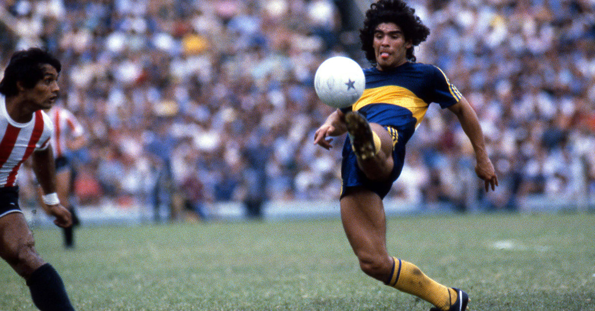 MARADONA BOCA JUNIORS