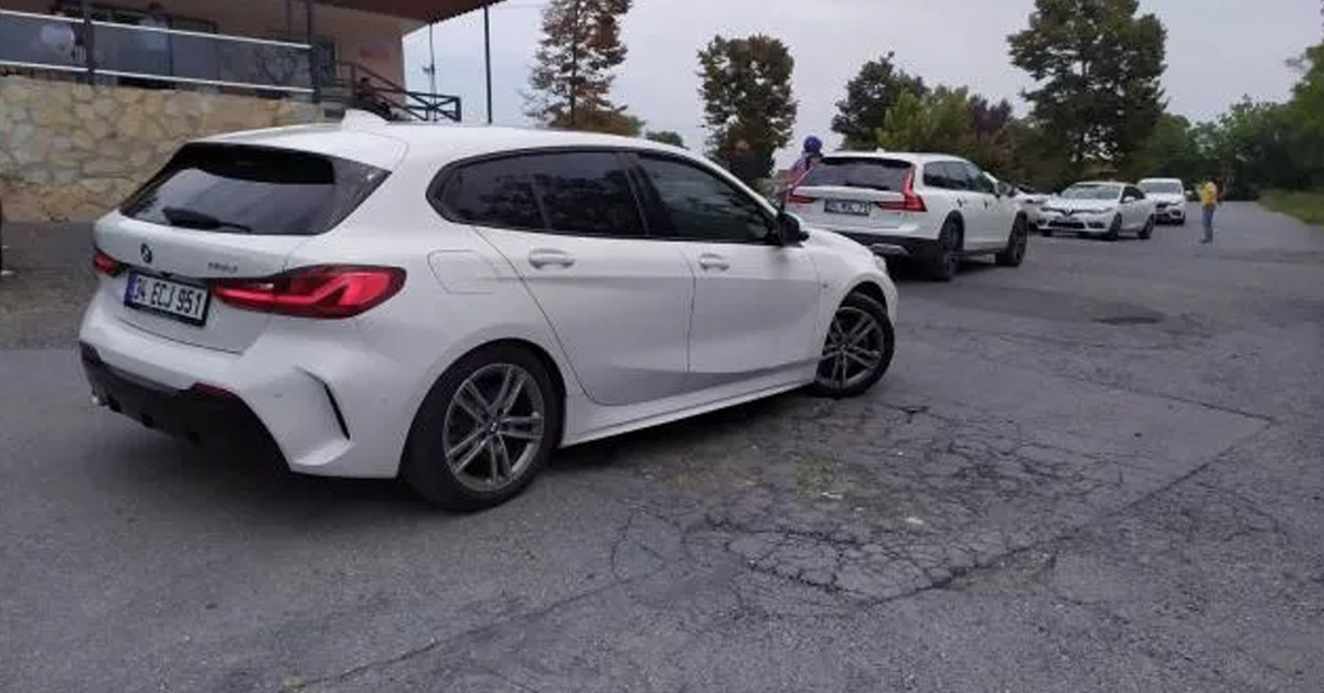 Aracına binip gitti