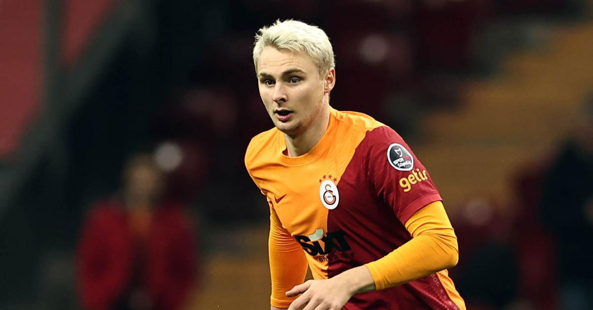 Dikkatleri üzerine çekti